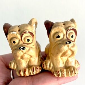Vintage 40’s puppy dogs souvenir Wisconsin Dells salt & pepper shakers